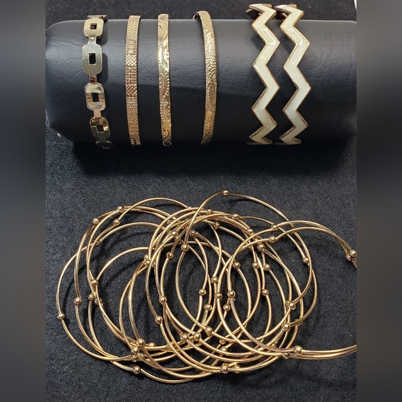 42 Piece Vintage to Modern Gold Tone Jewelry Lot - some branded - Picture 2 of 16